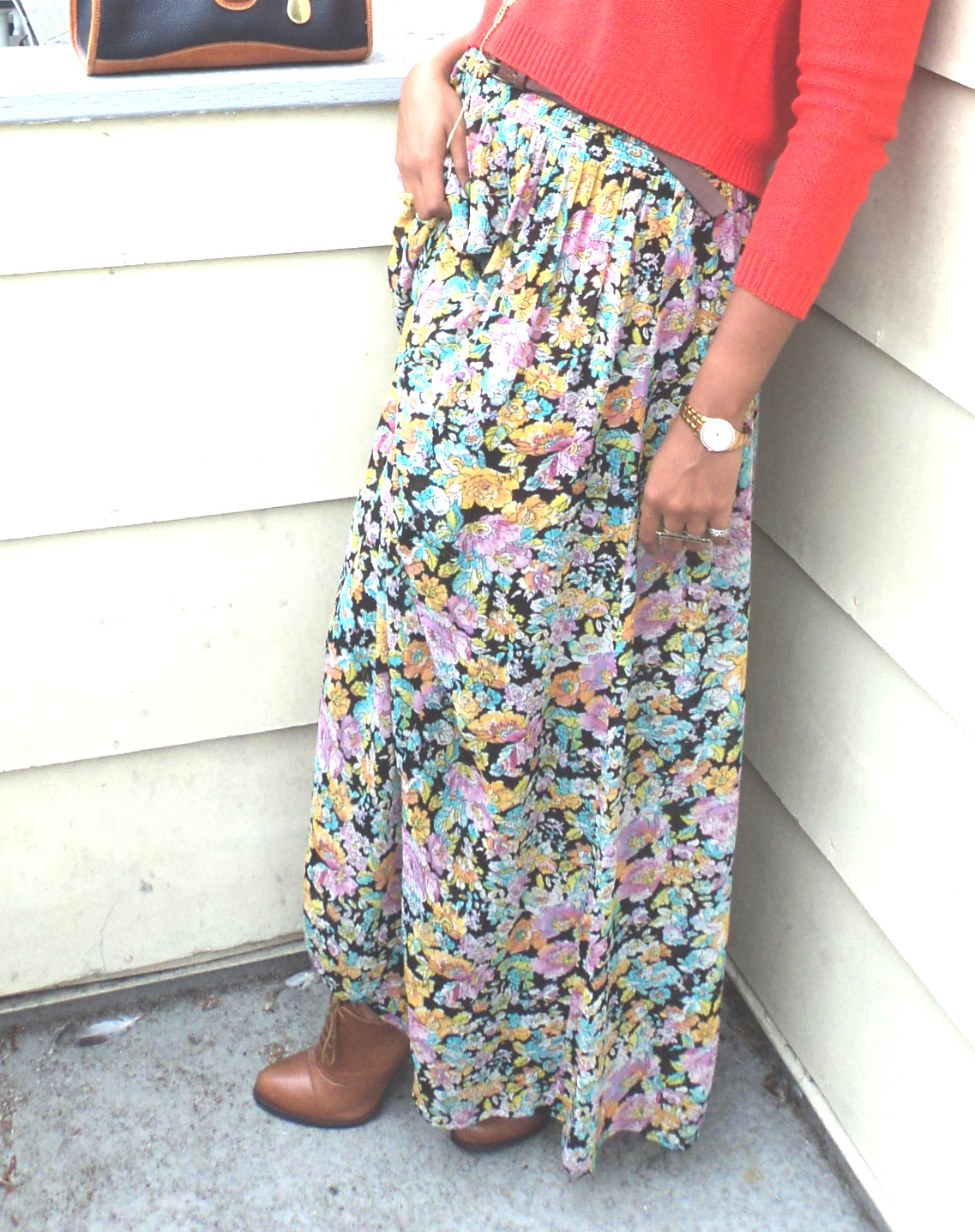 how to style a floral maxi skirt