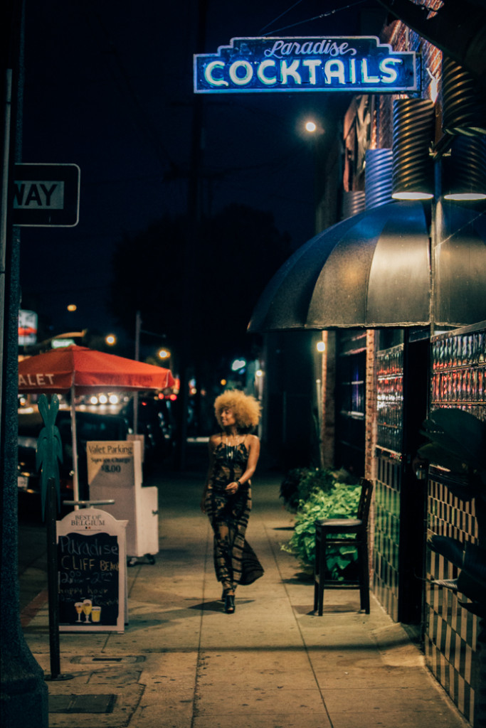 LIVECLOTHESMINDED, 1970S FASHION, 1970S STYLE, 1970S INSPIRATION, GOLD DUST BOUTIQUE, SUMMER DRESS, BOHEMIAN DRESS, BACKLESS DRESS, BLONDE AFRO, NATURAL WOMAN, AFRICAN AMERICAN WOMAN, 2016 DRESSES, 2016 FASHION, 2016 SUMMER TRENDS