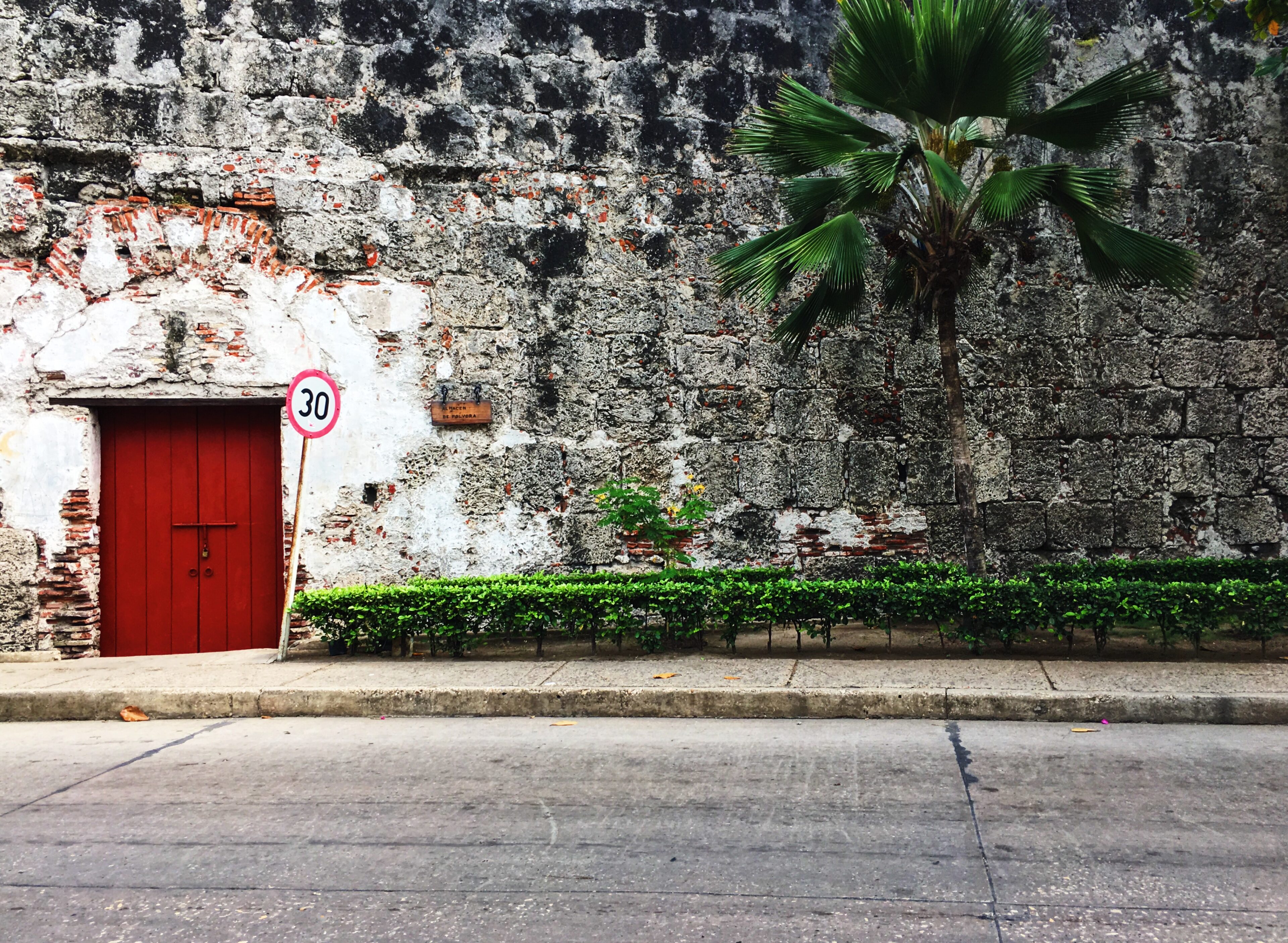 lcm-liveclothesminded-cartagena-colombia-walled city