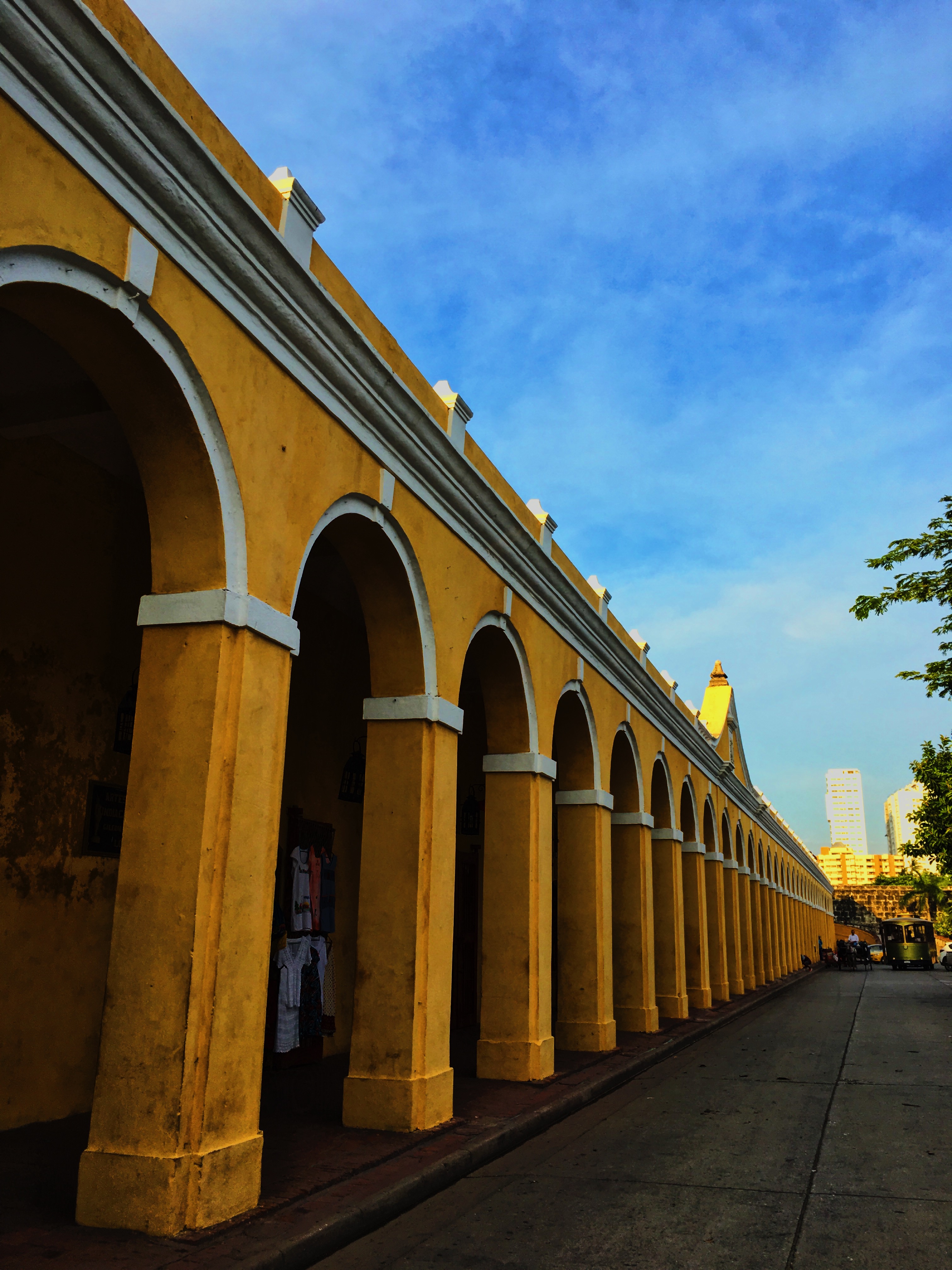 lcm-liveclothesminded-cartagena-colombia-walled city