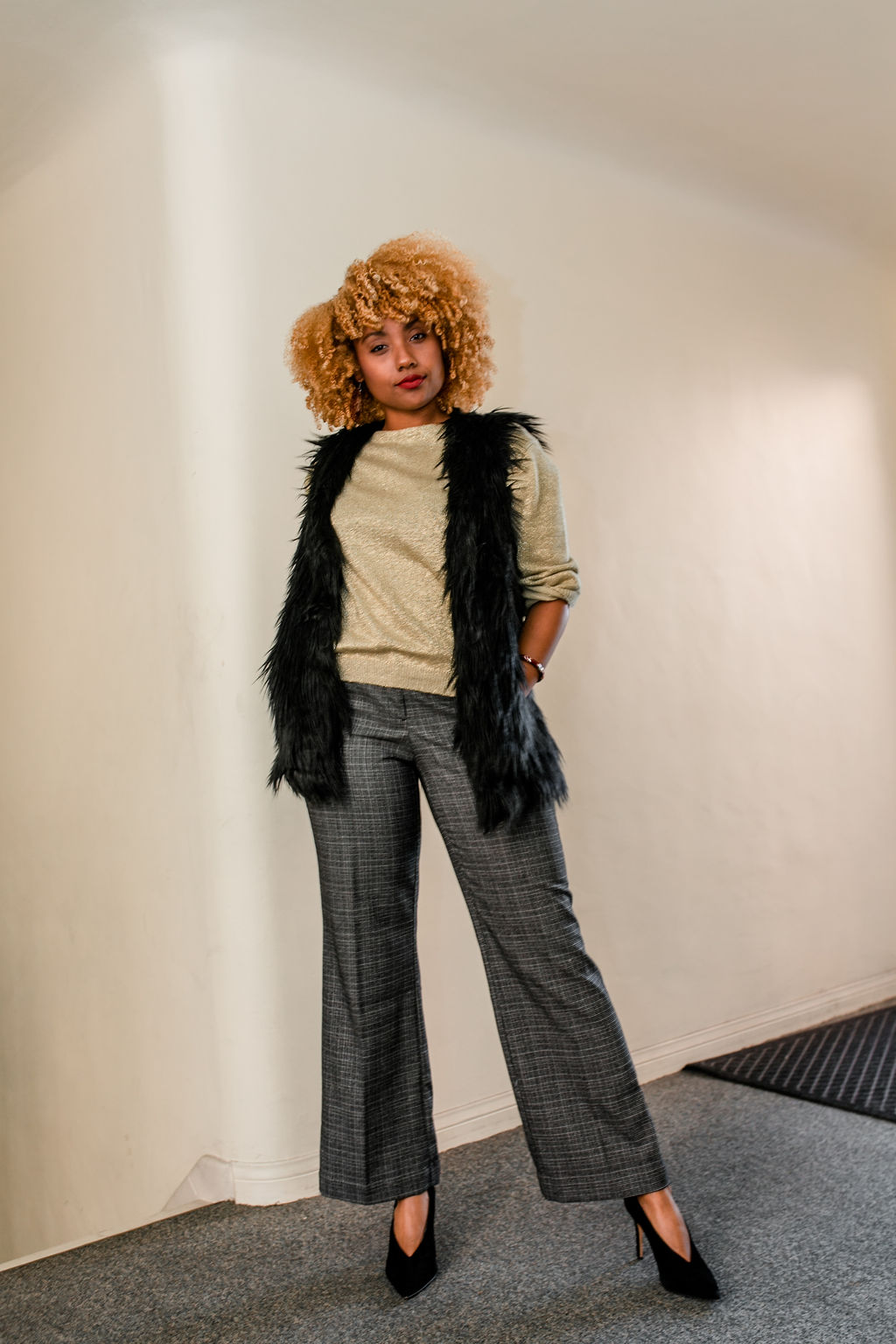 reflect -RSEE-LCM-Liveclothesminded-xmmtt-longbeach-2208-wear who you are-slacks-gold sweater-blonde curls-how to wear slacks-7 big moments- faux fur vest