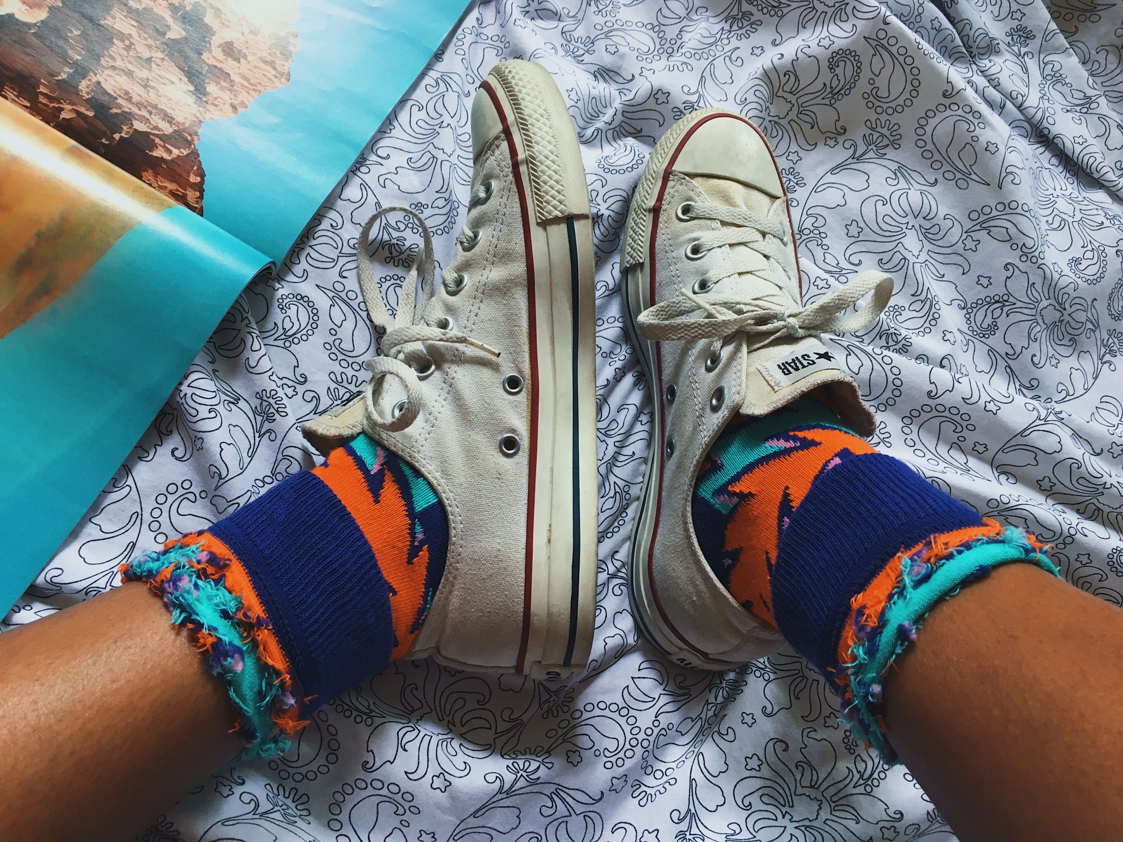 happy socks-chucks-converse-colorful socks-wear who you are-lcm