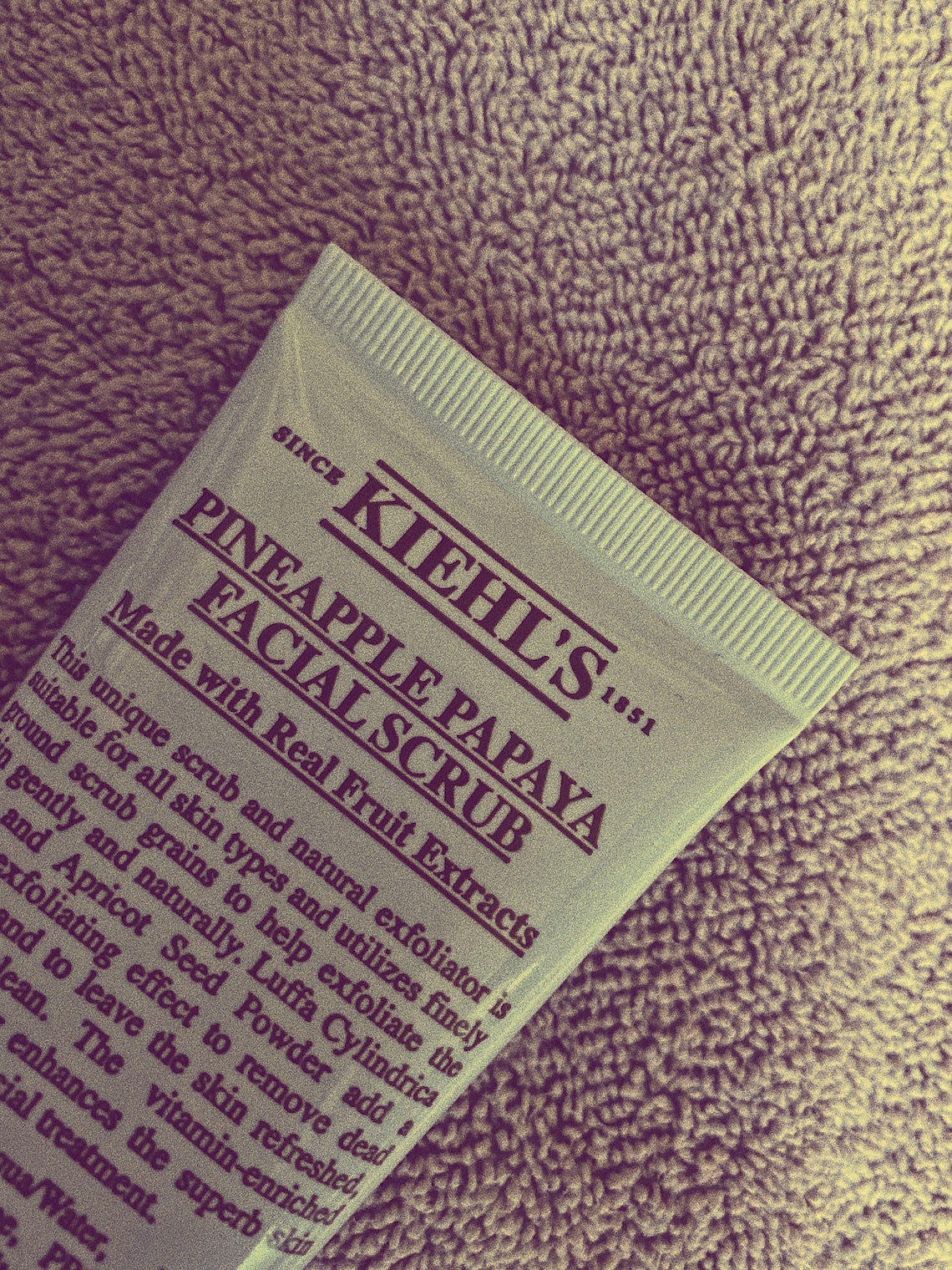 pineapple papaya facial scrub-kiehls-exfoliating cleanser