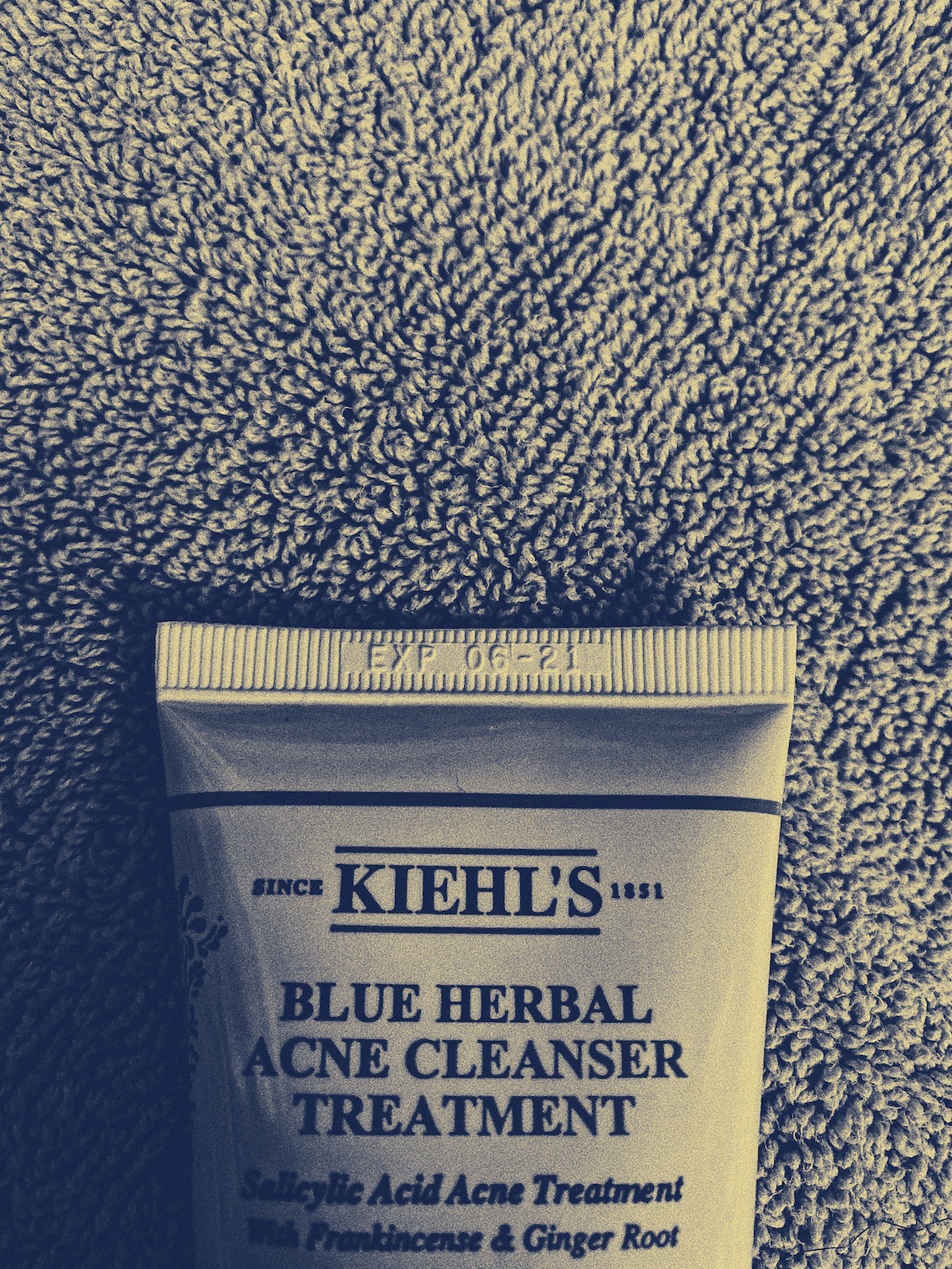 kiehls blue herbal acne cleanser treatment
