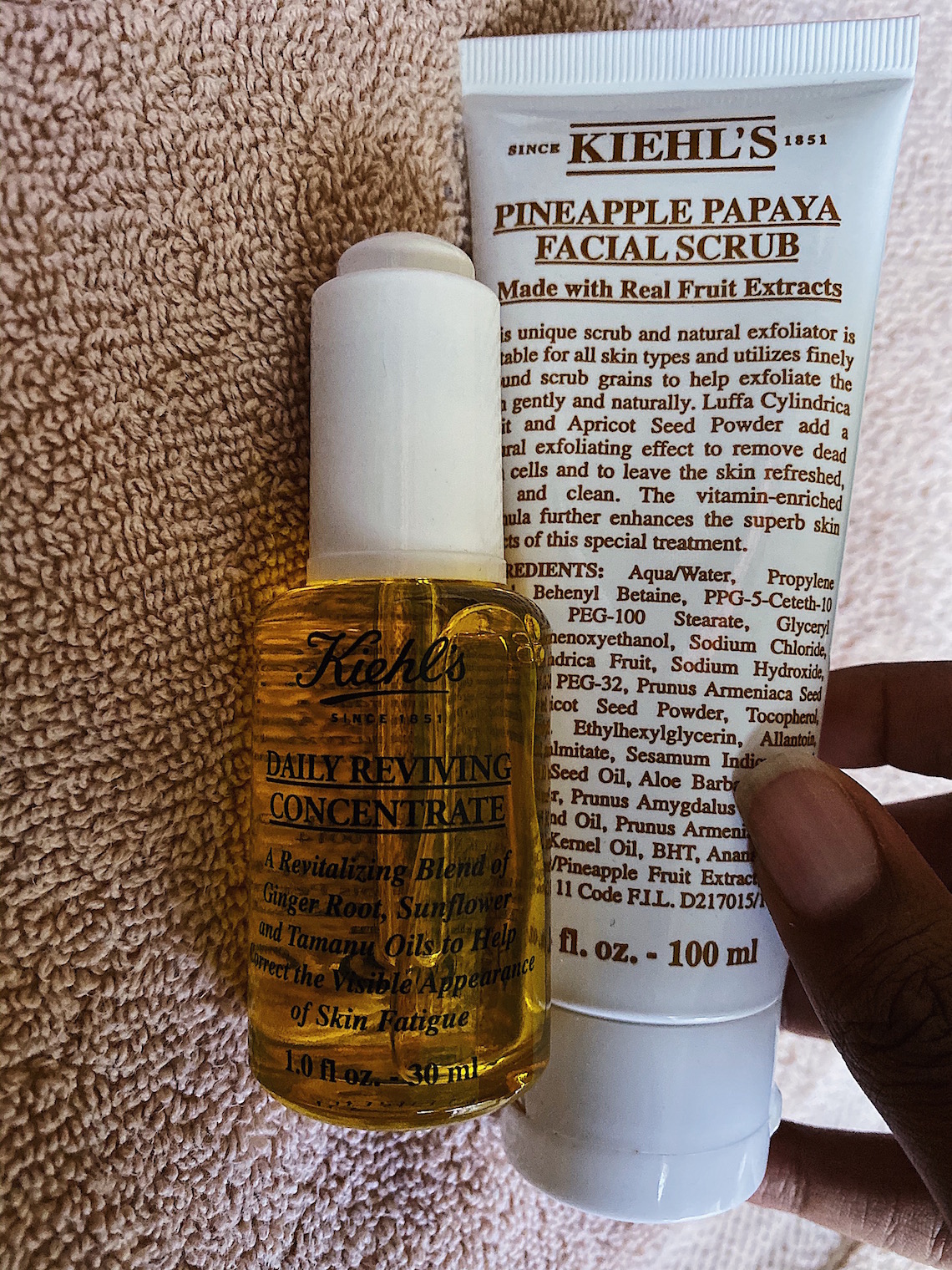 daily reviving concentrate-pineapple papaya facial scrub-kiehls-products for combination skin