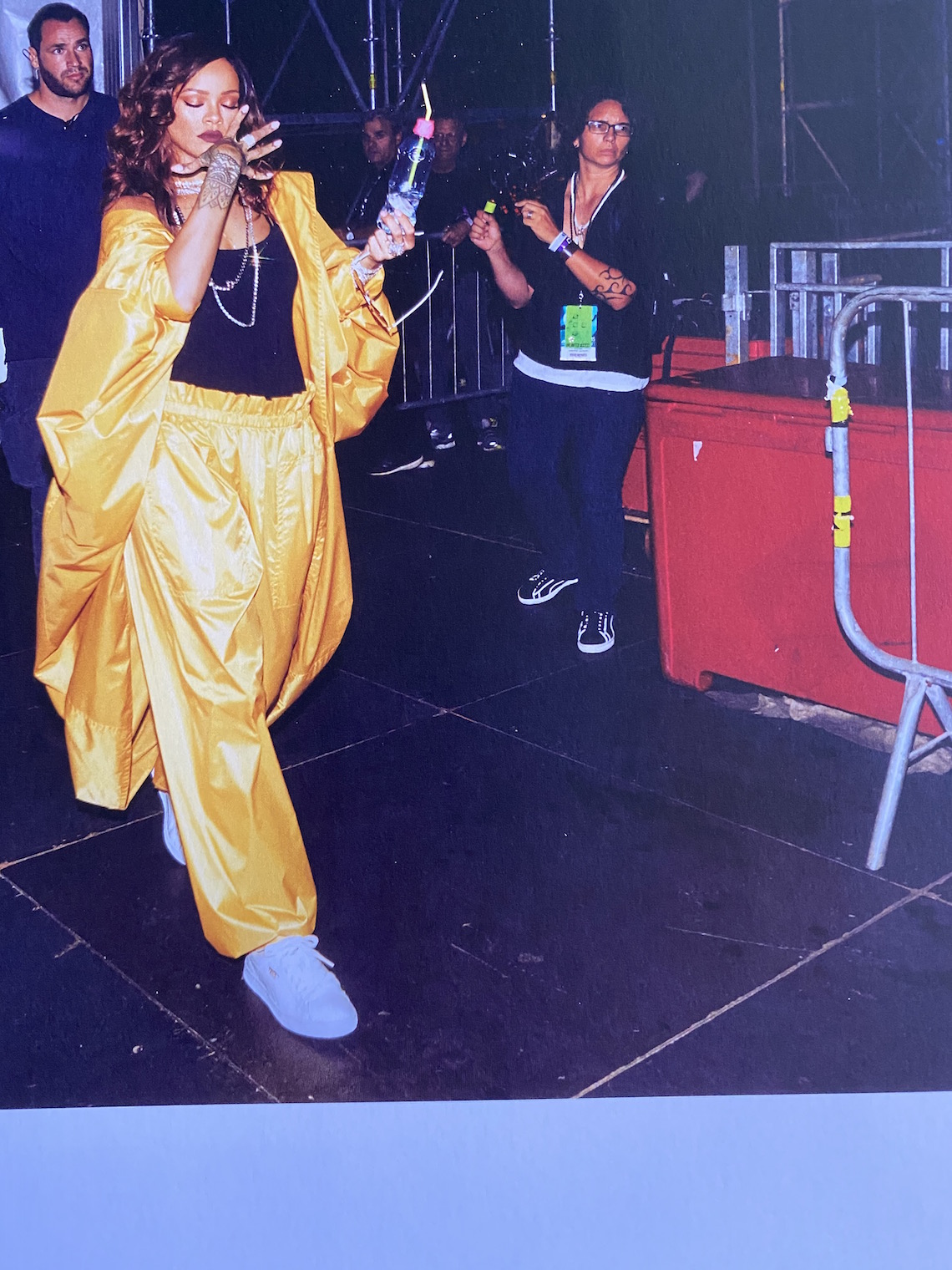 rihanna book-style-yellow outfit