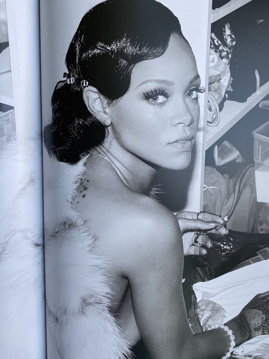 rihanna book-beauty-glam