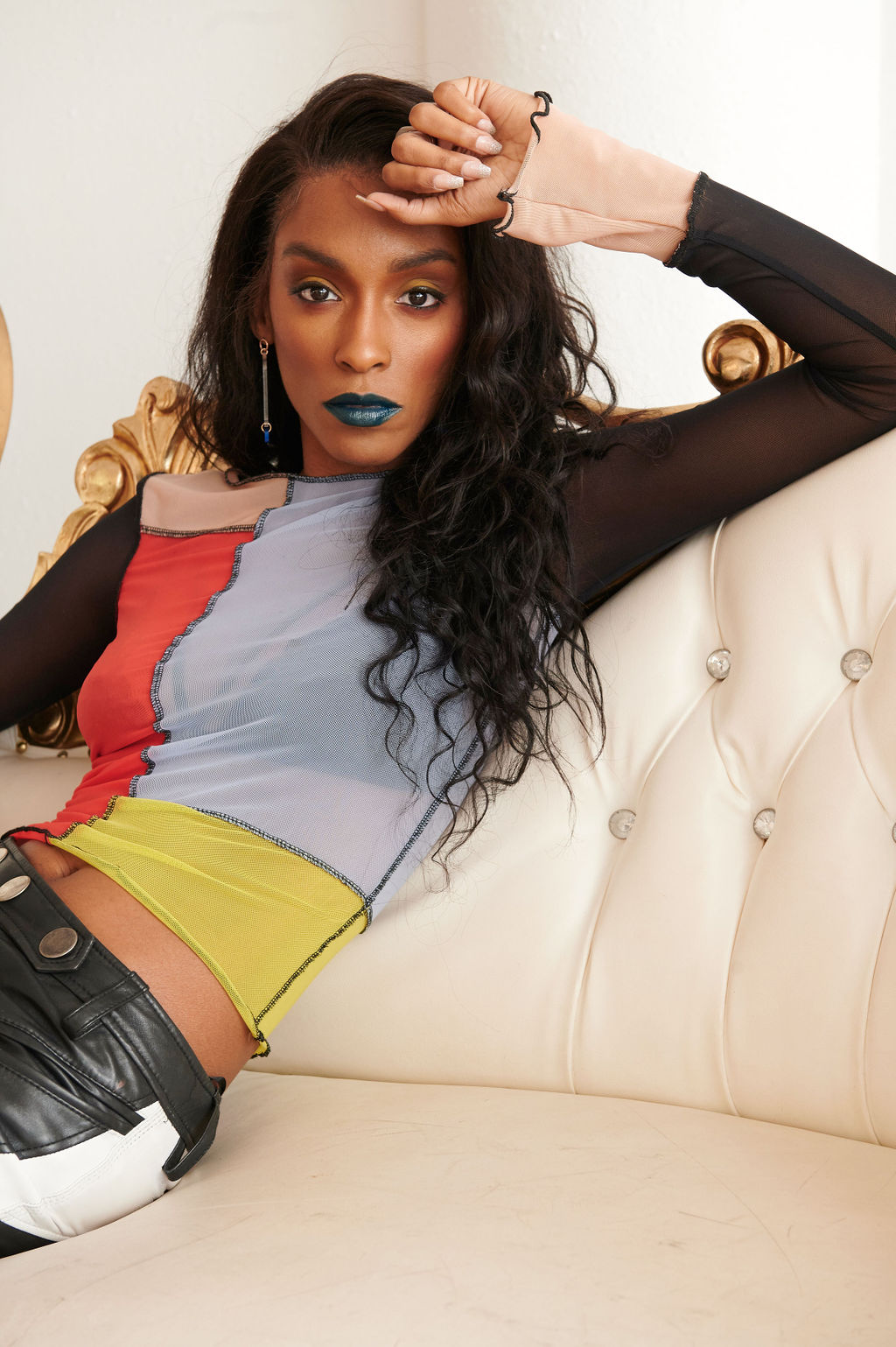 Annju'lia Smalls in Zadig&Voltaire-reaching hand-sheldon botler photography-color blocking-wear who you are-blue lipstick