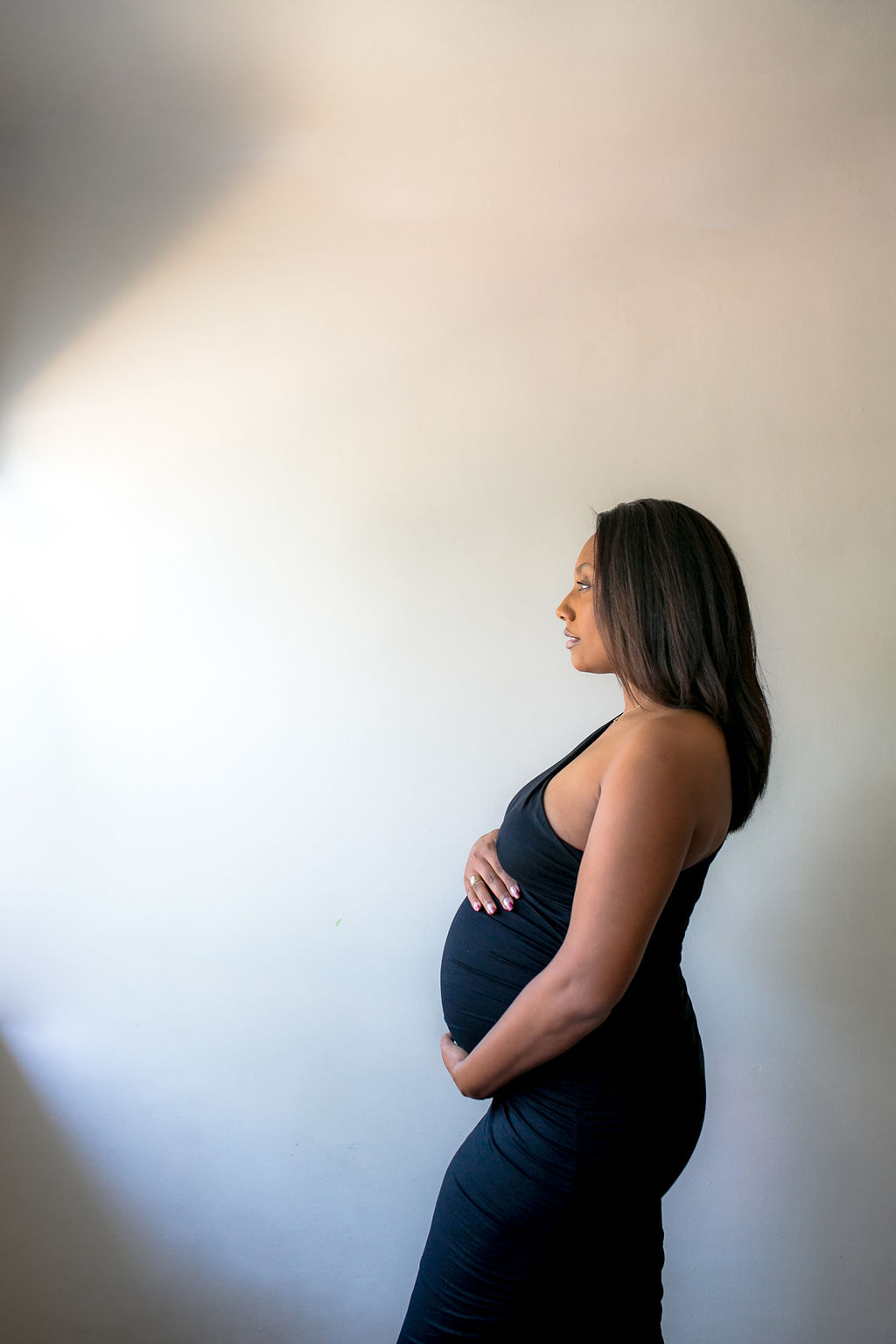 maternity shoot-33 weeks pregnant-pink blush dress-maternity dress-flowers-rsee-liveclothesminded-natural light