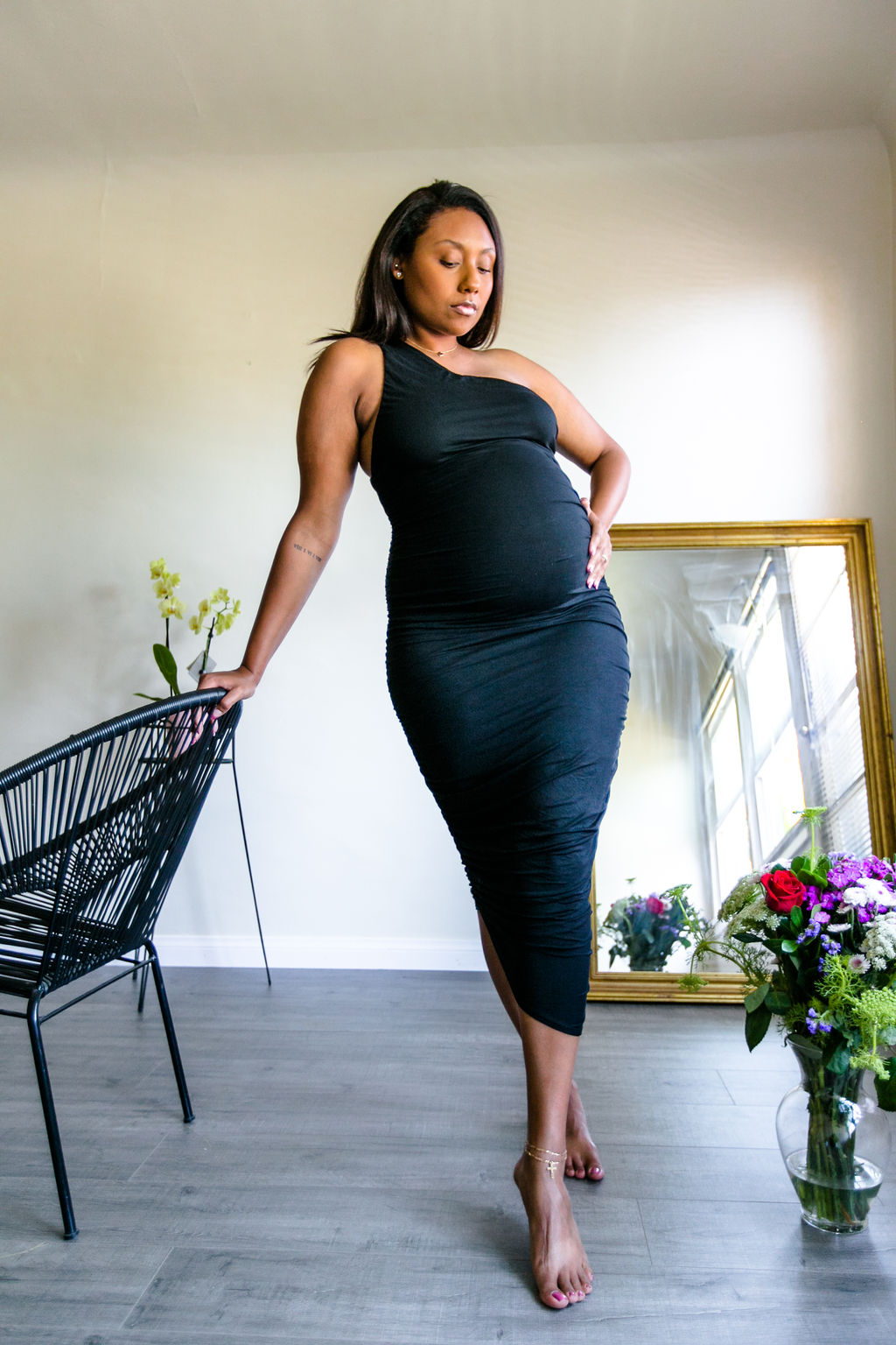 maternity shoot-33 weeks pregnant-pink blush dress-maternity dress-flowers-rsee-liveclothesminded